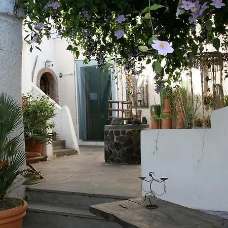 Bed & Breakfast La Lampara Stromboli